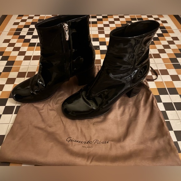 Gianvito Rossi Patent Ankle Boots - Picture 2 of 4